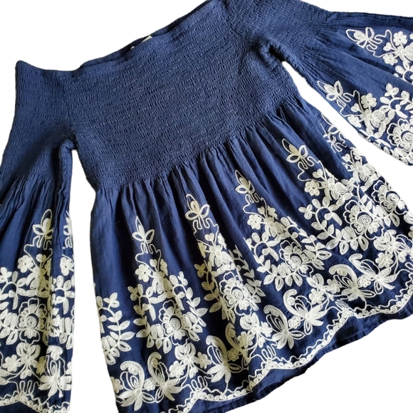 Rockin c off the shoulder navy blue and white embroidery top bell sleeve small - Picture 2 of 7